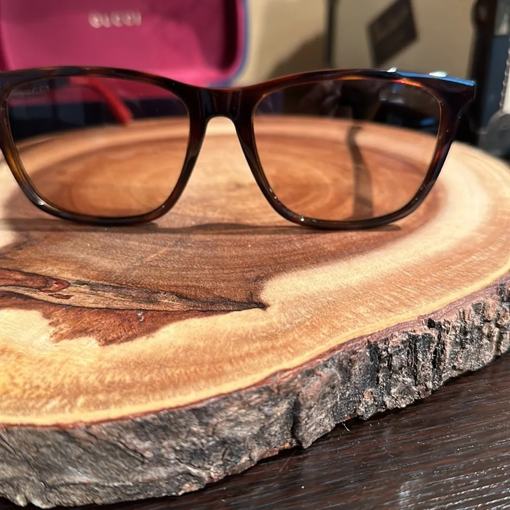 Gucci sunglasses for men - Picture 3 of 7